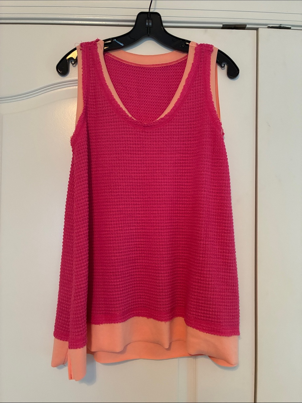 Women’s Two-Tone Sleeveless Knit Tank - Hot Pink & Peach